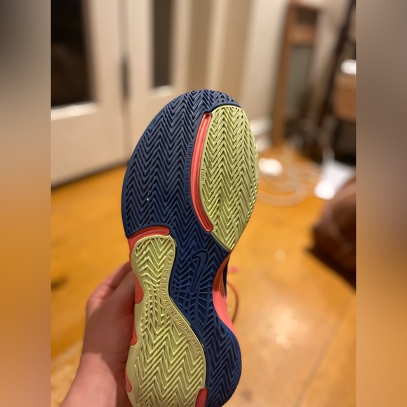 Giannis Freak 3 - Picture 2 of 10